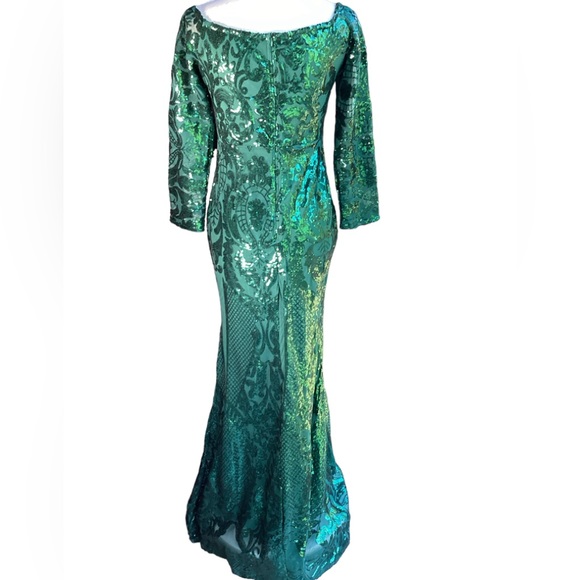 Emerald Green Sequin Off Shoulder Long Sleeve Mermaid Gown. B22 - Picture 16 of 17